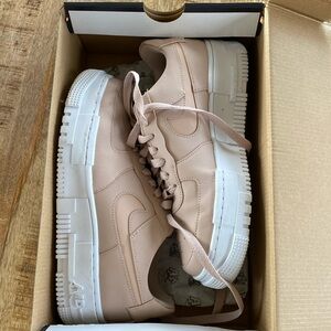 Women’s Nike Air Force Pixel